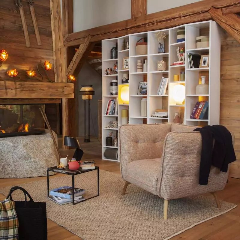 how to choose a bookcase for a reading corner