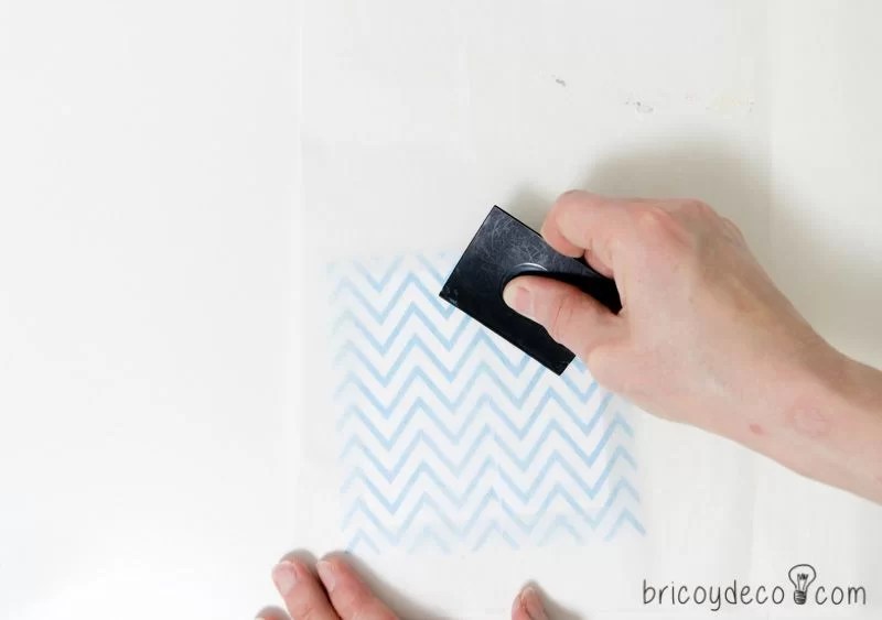 how to fix napkins in decoupage