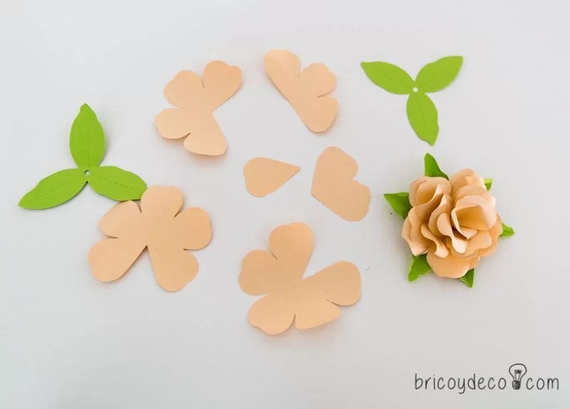 how to make a painting with paper roses