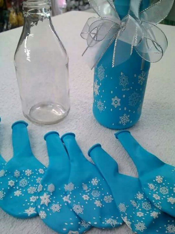 decorate jars for Christmas with balloons