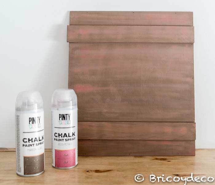 clipboard-with-paint-blackboard