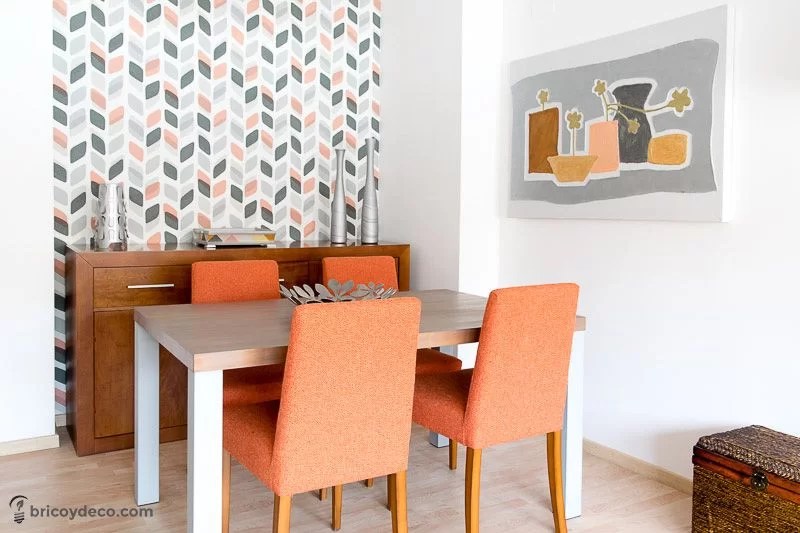 renew the decoration with wallpaper