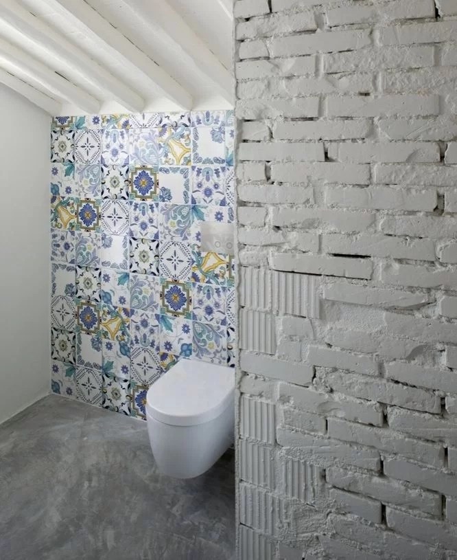 decorate the bathroom with hydraulic tiles