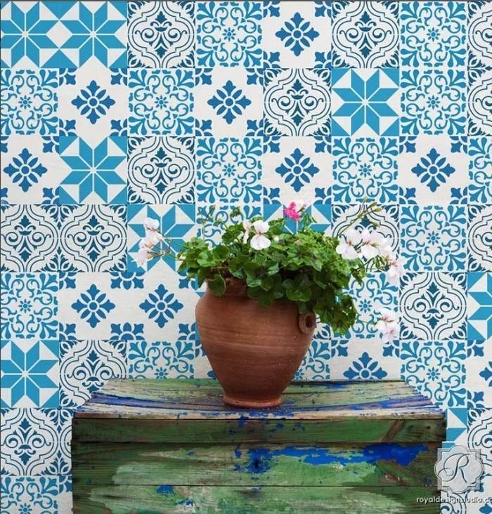 decorate the terrace with hydraulic tiles