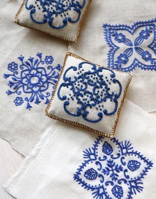 decorate cushions with a hydraulic tile motif