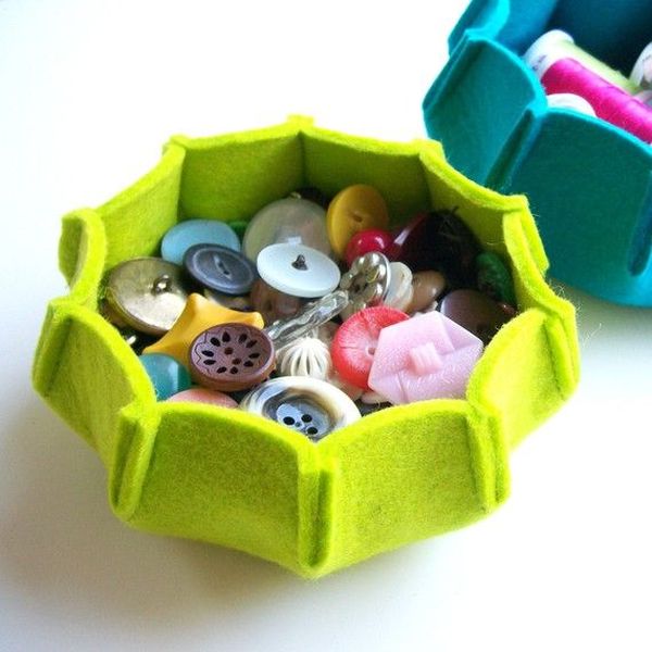 workshop-of-felt-basket-buttons