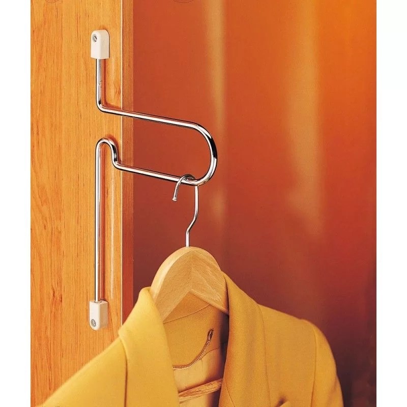 hanger bracket to organize the closet