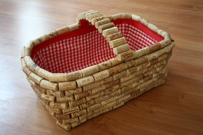 recycle-cork-stoppers-basket