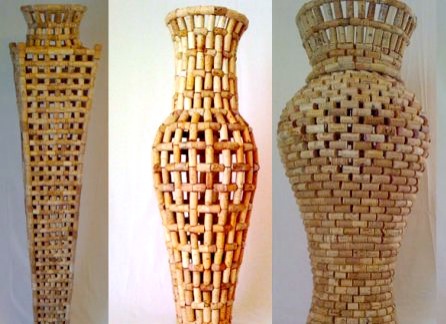 recycle-cork-stoppers-vases