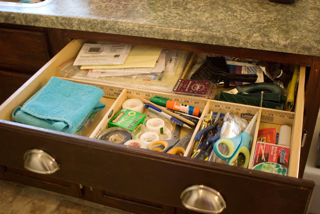 recycle-wooden-rulers-organize-drawers