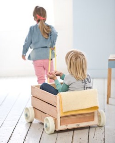diy-toys-stroller-with-wooden-box