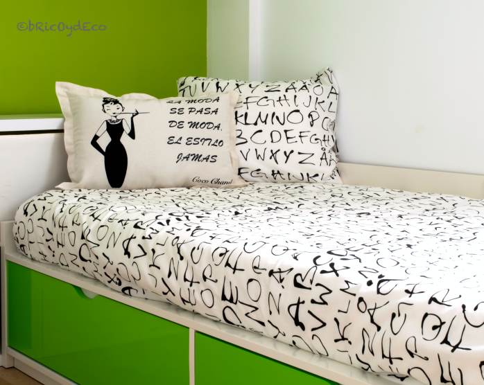 decorate-with-vinyl-textile-cushion-audrey
