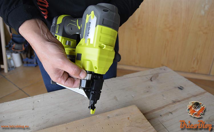 18V battery nailer - photo 4