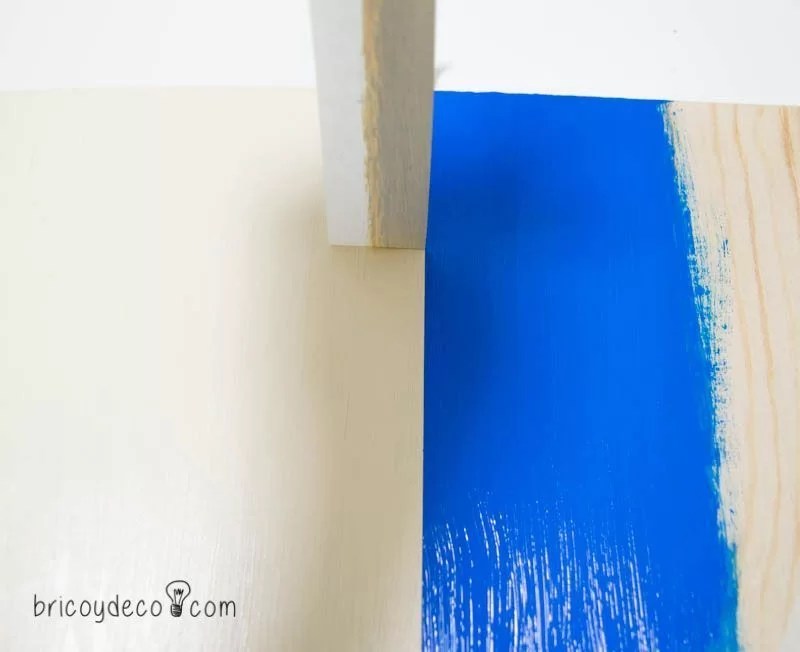 trick to paint perfect lines combining two colors