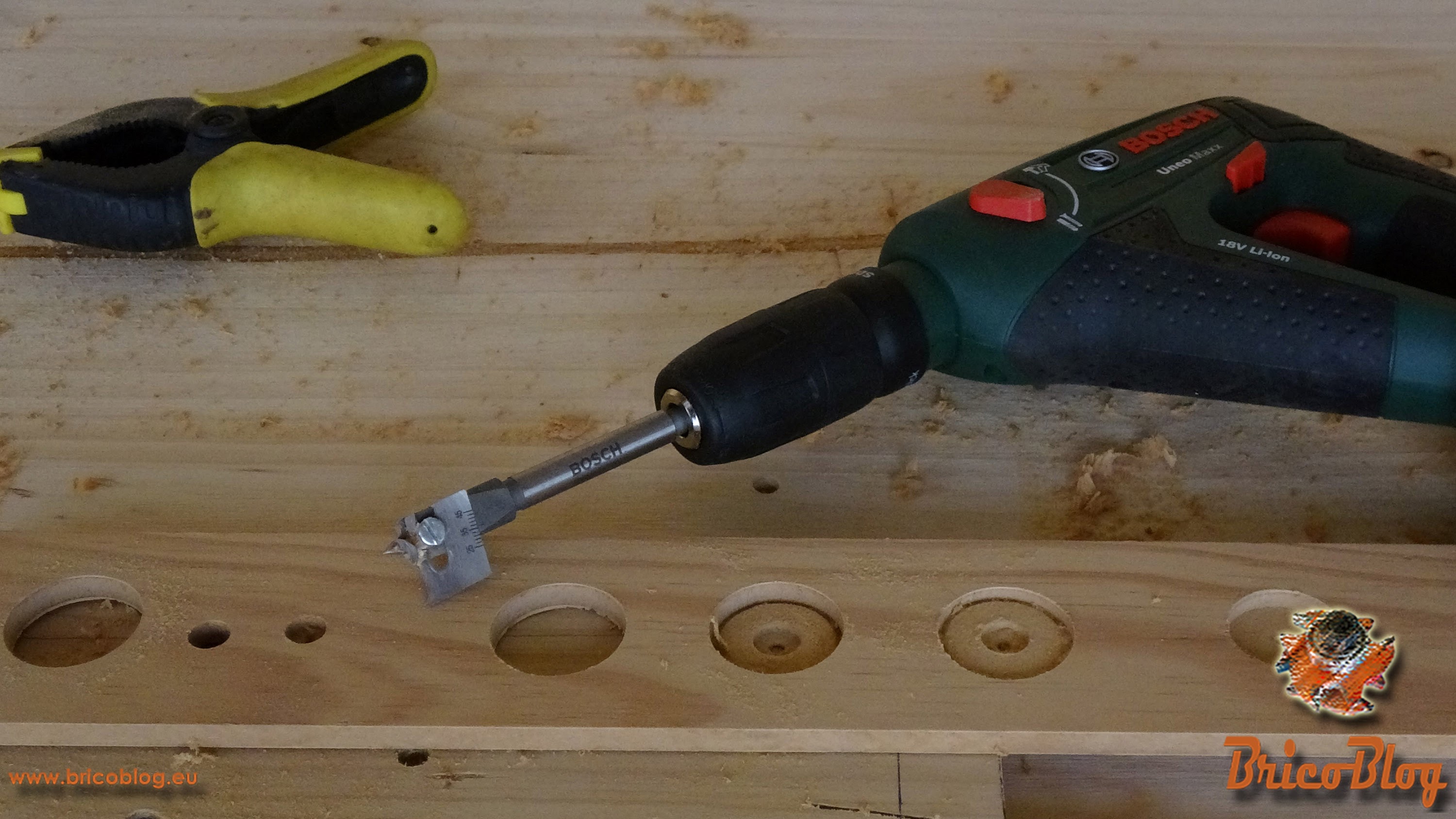 DIY wood drill bits - Detail of the adjustable flat router bit