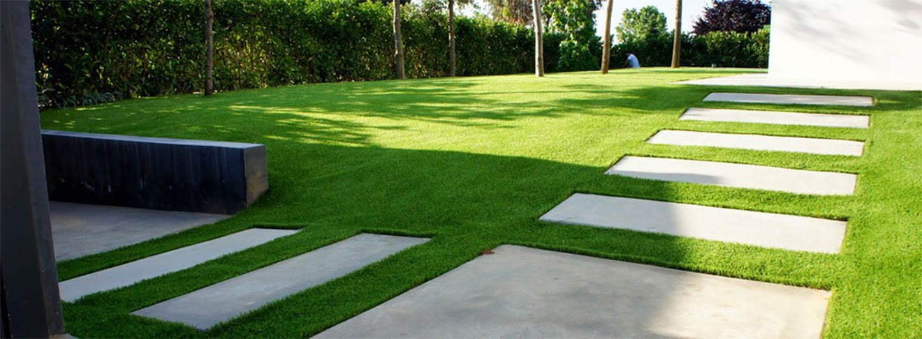 Artificial grass - installation and maintenance advantages - photo 1