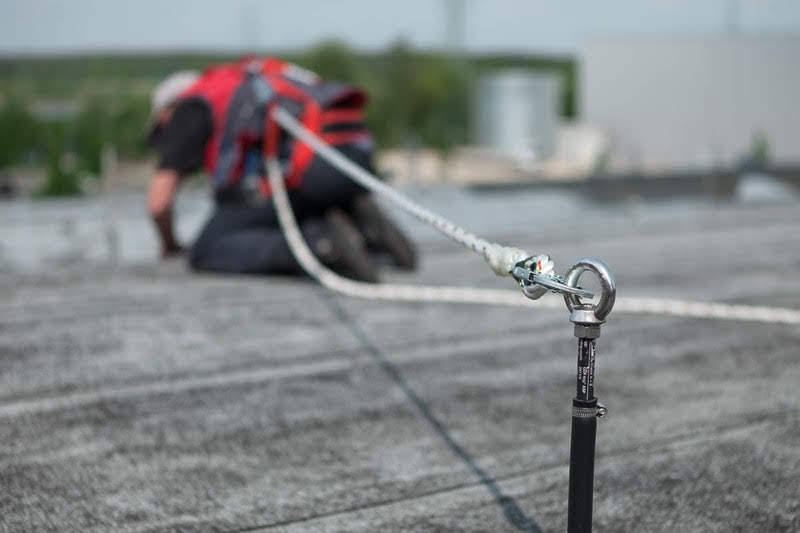 Fall arrest systems for work on roofs - photo 1